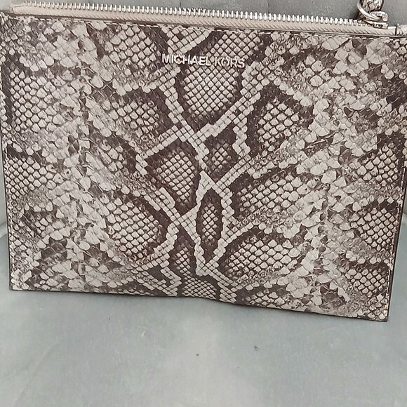 MK Clutch - Picture 1 of 1